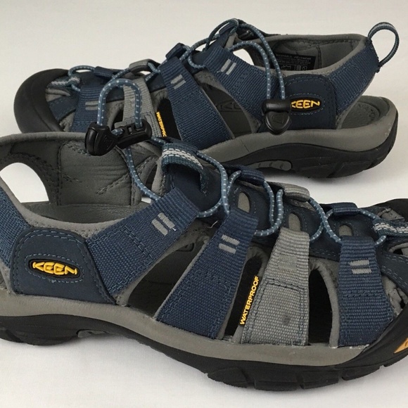 keen mens hiking sandals